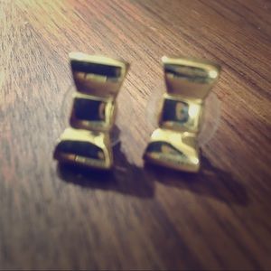 Kate spade bow earrings (“gold”)